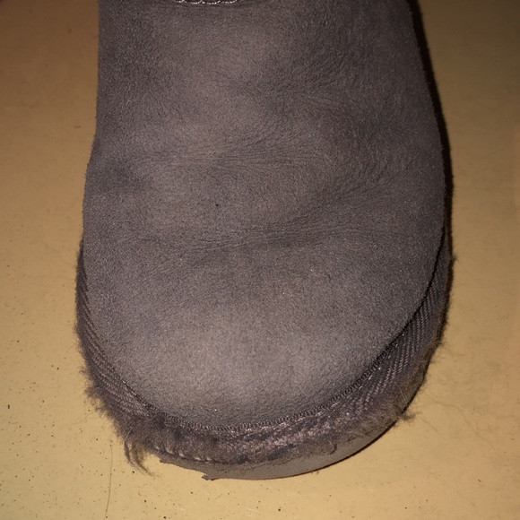 Children’s UGG boots - Picture 3 of 4